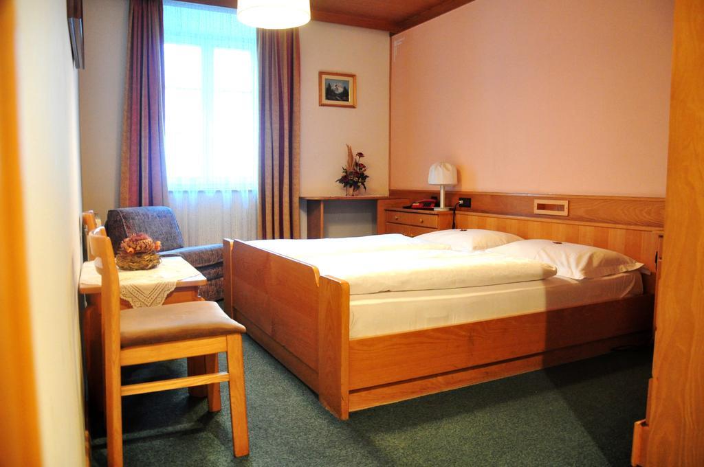 Hotel Grauer Baer Bressanone Room photo