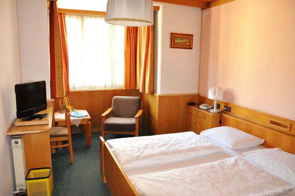 Hotel Grauer Baer Bressanone Room photo